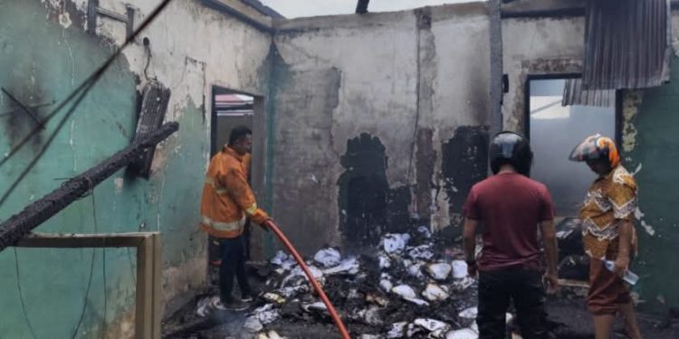 Kebakaran Rumah dan Gedung PDAM Pohuwato: Kerugian Ratusan Juta