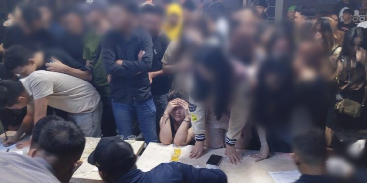Razia Narkoba di Klub Malam, Ratusan Pengunjung Dites Urine Polda Gorontalo