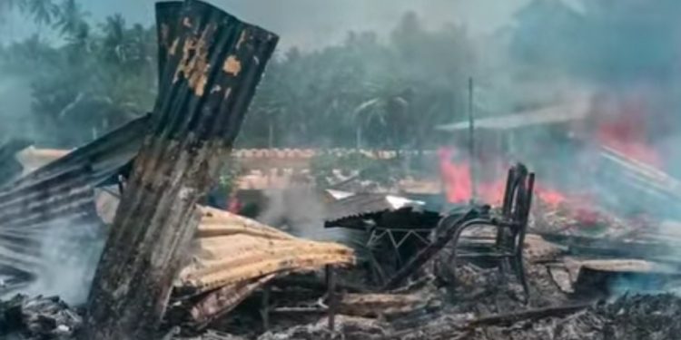 Kebakaran Hanguskan Dua Rumah di Desa Buntulia Tengah