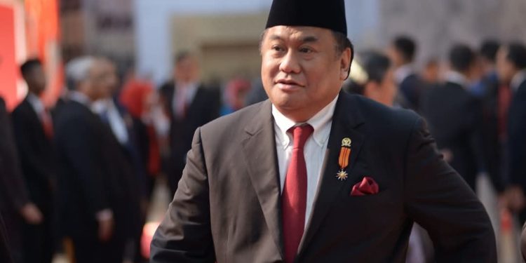Catatan tentang Gerak Politik Rachmat Gobel