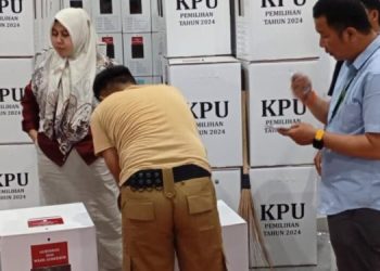 Ketua Bawaslu Pohuwato Awasi Penyortiran Logistik Pemilu Serentak 2024