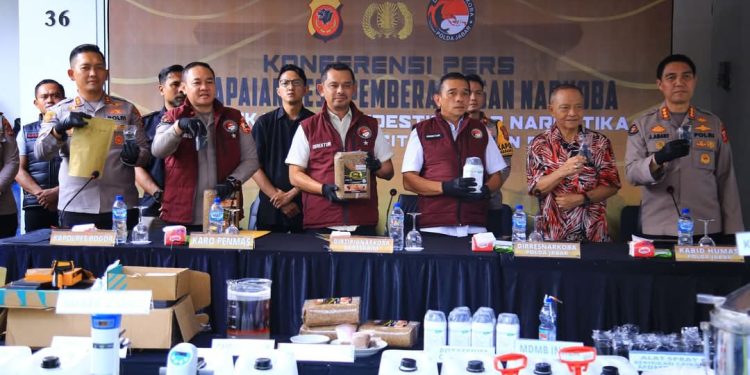 Polri Ungkap Laboratorium Clandestine Narkoba Terbesar di Jawa Barat