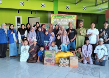 Berbagi Ramadhan, Mahasiswa Penerima Beasiswa KIP UNIPO Santuni Rumah Yatim