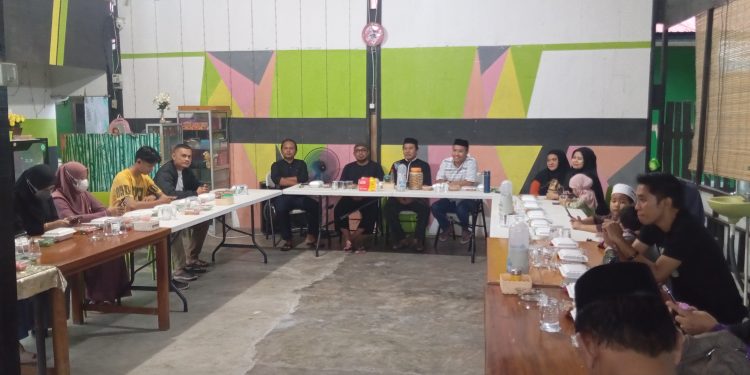 Meningkatkan Kebersamaan, Staf dan Dosen Universitas Pohuwato Buka Puasa Bersama