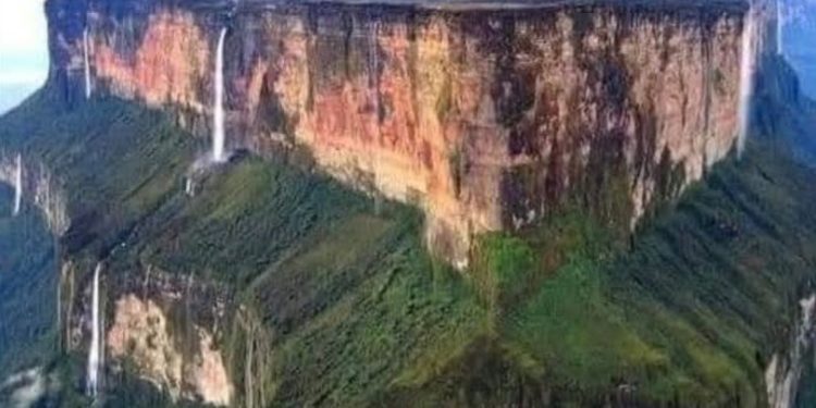 Monte Roraima, Gunung Tertua yang Menantang Logika di Alam