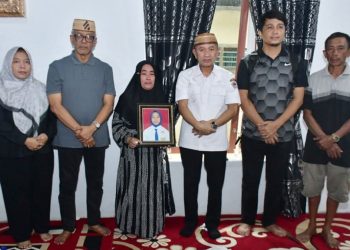 Insiden Mahasiswa KKN UNG: Bupati Pohuwato Sambangi Rumah Duka Regina Malaka