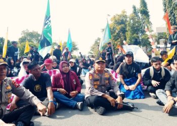 Kapolres Pohuwato Turun Langsung Bersama Barisan Massa Aksi