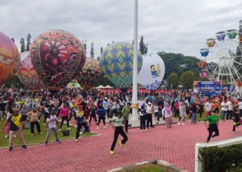 Gagasan Kreatif Rachmat Gobel: Festival Balon Udara Warnai Langit Tilamuta