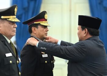Presiden Prabowo Anugerahkan Pangkat Kehormatan kepada Dua Purnawirawan