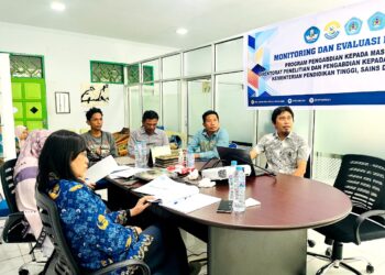 Tim PKM UNISAN Desa Posso Menarik Perhatian Tim Reviewer