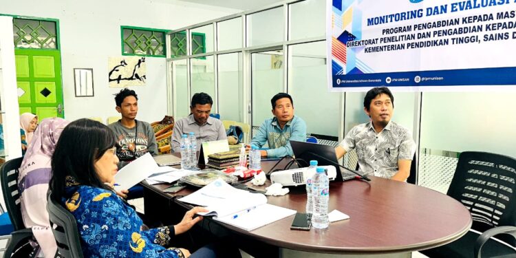Tim PKM UNISAN Desa Posso Menarik Perhatian Tim Reviewer