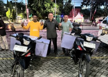 Perkuat UMKM Perikanan, Ketua Komisi II DPRD Gorontalo Salurkan Fasilitas Usaha