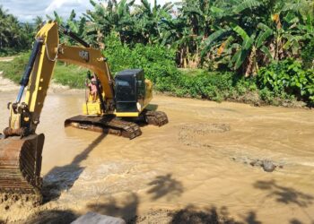 YR.Team Lakukan Normalisasi Sungai di Tiga Titik Kecamatan Dengilo