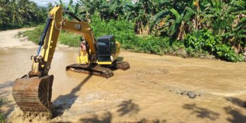 YR.Team Lakukan Normalisasi Sungai di Tiga Titik Kecamatan Dengilo