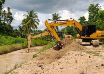 YR Team Bantu Petani Normalisasi Irigasi Demi Selamatkan Sawah