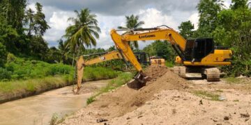 YR Team Bantu Petani Normalisasi Irigasi Demi Selamatkan Sawah