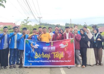 Aksi Ramadan KNPI Pohuwato, Takjil Gratis Disambut Antusias Warga