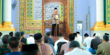 Kapolres Pohuwato Jadi Khatib Sholat Jumat, Ajak Jamaah Renungi Tujuan Hidup