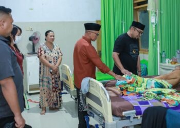 Wabup Pohuwato Datangi Pasien RSUD Bumi Panua Satu per Satu Jelang Idulfitri