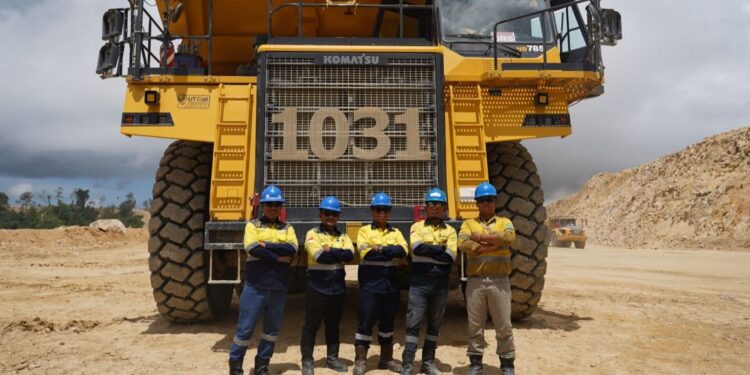 Dari Driver Jadi Operator HD 785, Tiga Putra Pohuwato Naik Kelas
