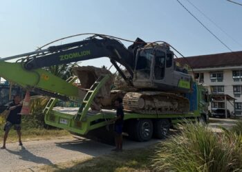Diduga Terkait PETI, Polisi Amankan Excavator di Desa Hulawa