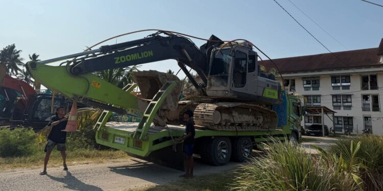 Diduga Terkait PETI, Polisi Amankan Excavator di Desa Hulawa