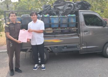 Perkara BBM Bersubsidi P-21, Polres Pohuwato Serahkan Tersangka dan 71 Jerigen Solar