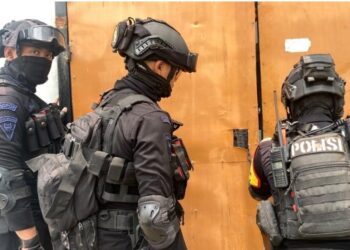 Polisi Gerebek Kampung Ambon, Lima Orang Diamankan dan Puluhan Senjata Tajam Ditemukan